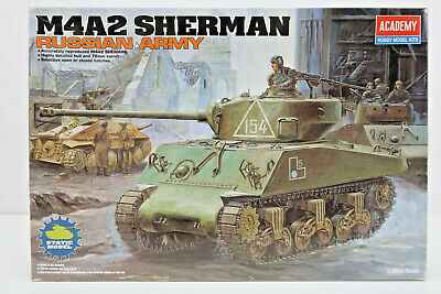 M4A2 SHERMAN TANK