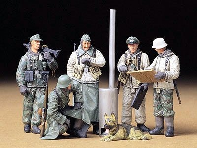 1/35 Ger.Soldiers at Field Briefing