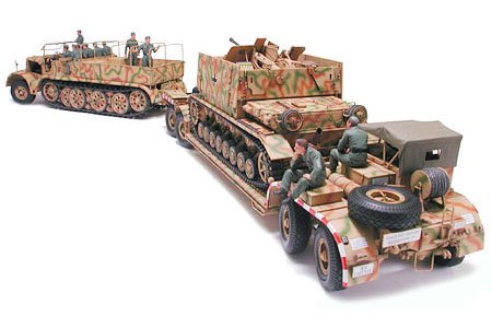 1/35 German "Famo" & Tank Transport Plastic Model Kit